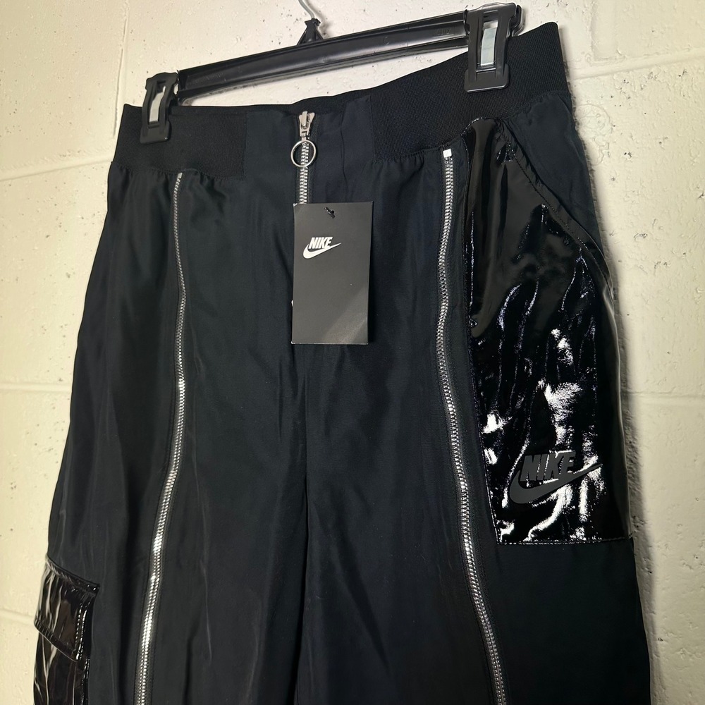 Nike Womens Black Cargo Jogger Pants Shiny Accents Athletic full zipper Sz S